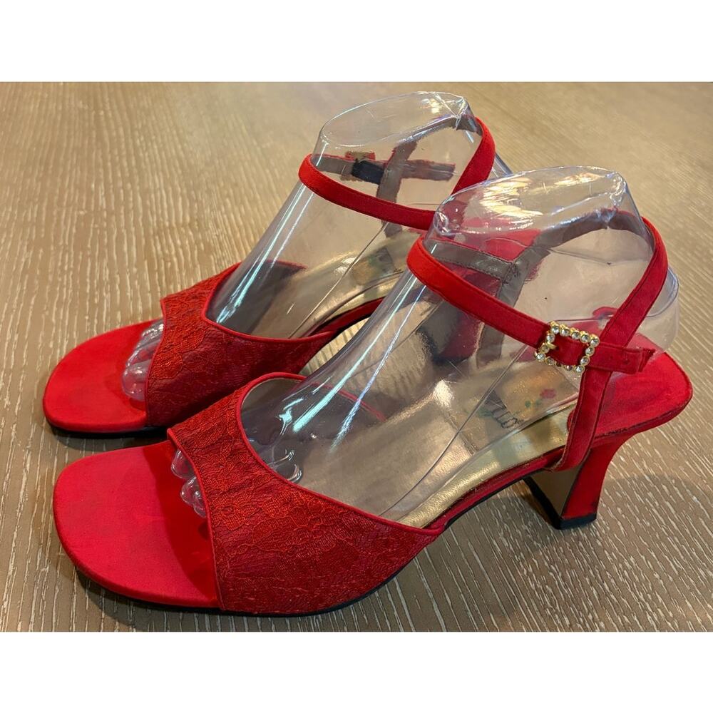Wild Rose 10 Red Lace Strappy Heels Rhinestone Buckle Open Toe Kitten‎ Sandals